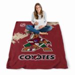 arizona coyotes grunge texture red blanket best selling
