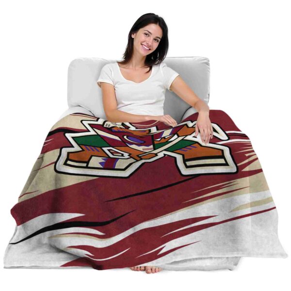 arizona coyotes paint streaks red white blanket latest model