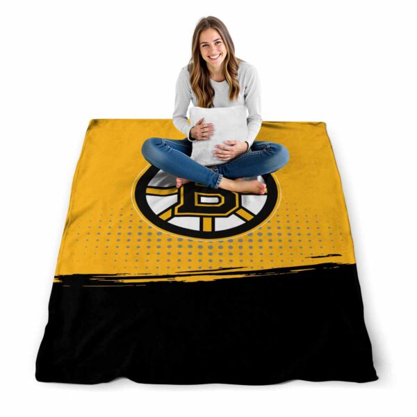 boston bruins gradient dots gold blanket high quality