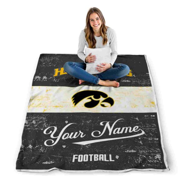 custom iowa hawkeyes grunge texture black white blanket high quality