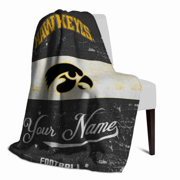 custom iowa hawkeyes grunge texture black white blanket top rated