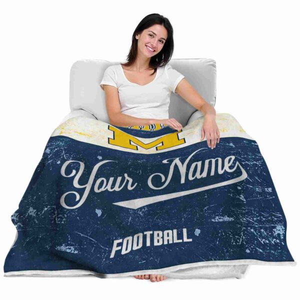 custom michigan wolverines grunge texture blue white blanket latest model