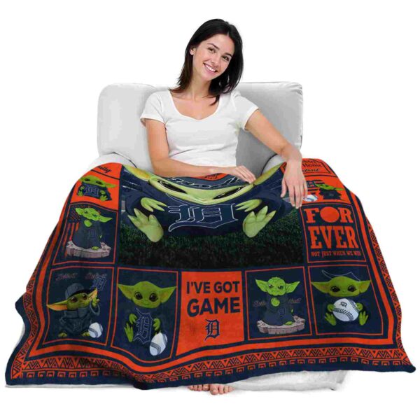 customized detroit tigers baby yoda navy blanket latest model