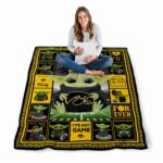 customized iowa hawkeyes baby yoda black blanket best selling