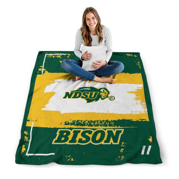 customized north dakota state bison paint strokes green white blanket high quality
