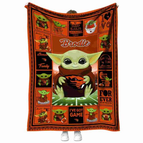 customized oregon state beavers baby yoda orange blanket best selling