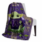 customized washington huskies baby yoda purple blanket best selling