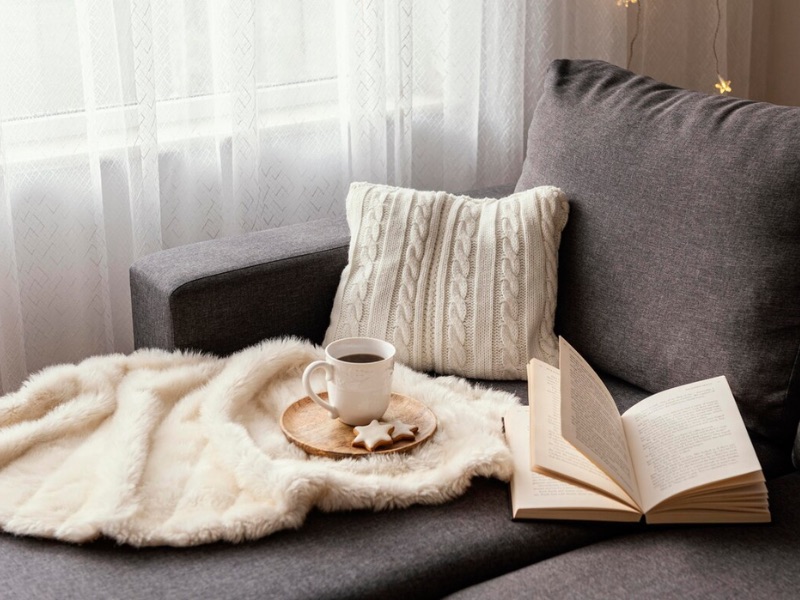 How To Put A Throw On A Couch - Freely With The Casual Toss Way