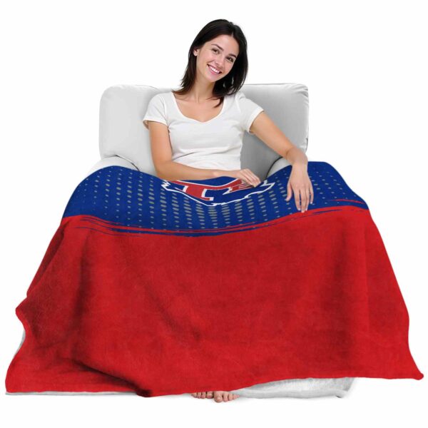 la tech gradient dots blue blanket latest model