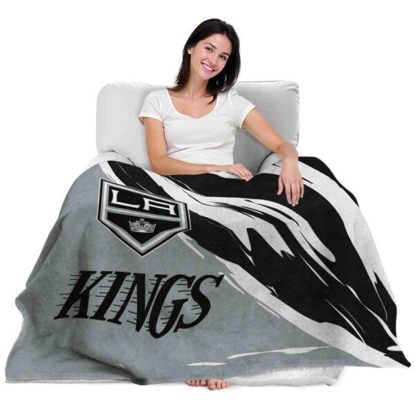 los angeles kings brushstrokes black white blanket latest model