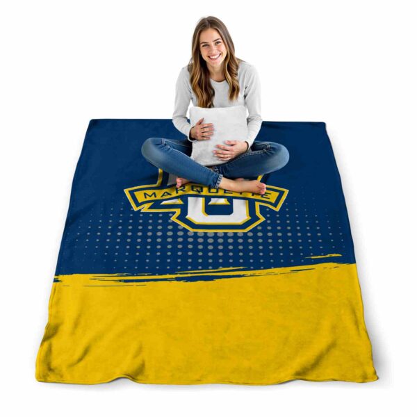 marquette golden eagles gradient dots blue blanket high quality