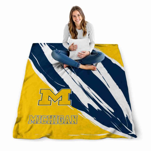 michigan wolverines brushstrokes blue white blanket high quality