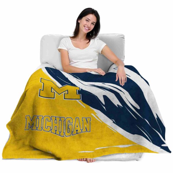 michigan wolverines brushstrokes blue white blanket latest model