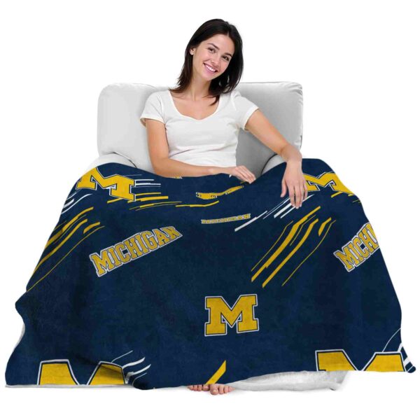 michigan wolverines fan spirit blue blanket latest model