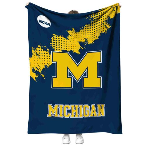 michigan wolverines grunge texture blue blanket best selling
