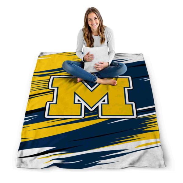 michigan wolverines paint streaks blue white blanket high quality