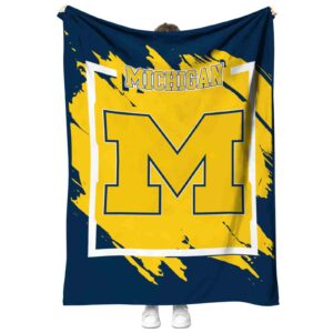 michigan wolverines splatter effect blue blanket best selling