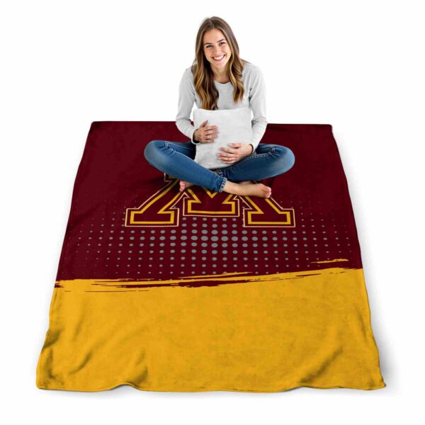 minnesota golden gophers gradient dots maroon blanket high quality