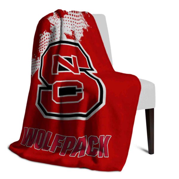 nc state wolfpack grunge texture red blanket top rated