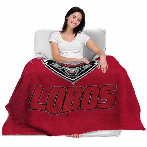 new mexico lobos grunge texture red blanket latest model