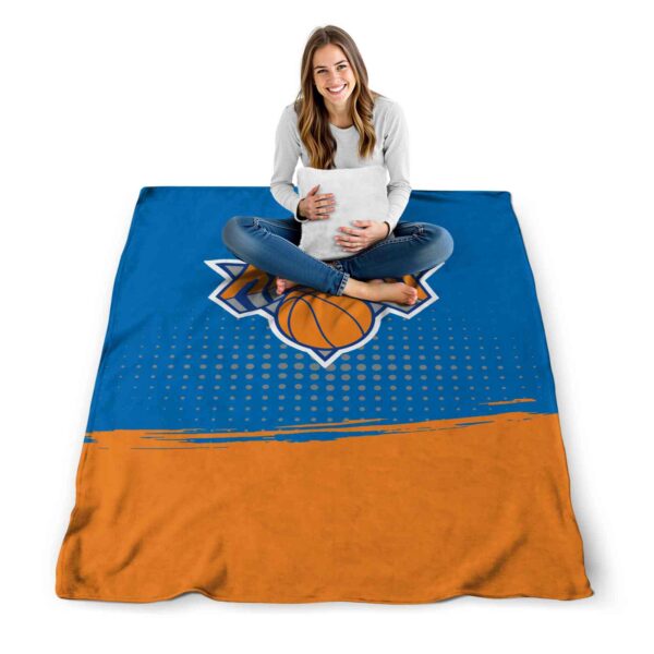 new york knicks gradient dots blue blanket high quality