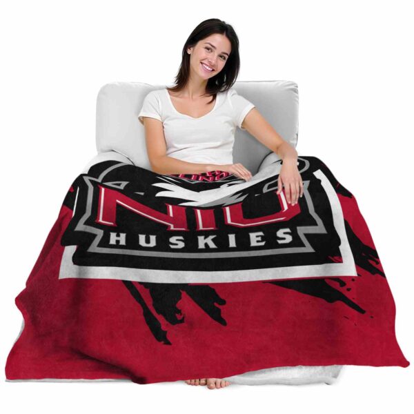 northern illinois huskies splatter effect red blanket latest model