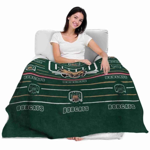 ohio bobcats striped pattern green blanket latest model