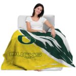 oregon ducks brushstrokes green white blanket best selling