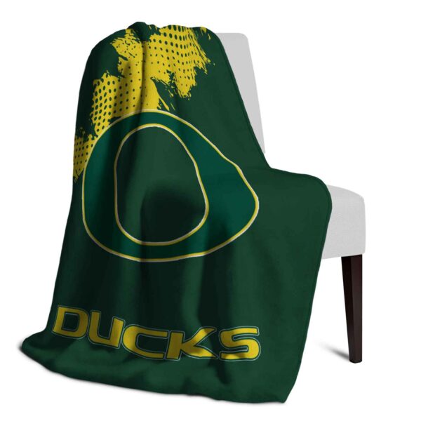oregon ducks grunge texture green blanket top rated