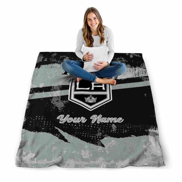 personalized los angeles kings grunge streaks black blanket high quality
