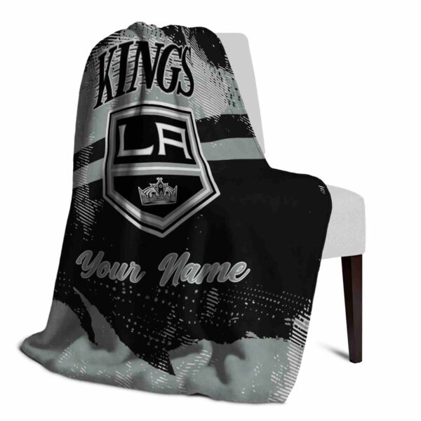 personalized los angeles kings grunge streaks black blanket top rated