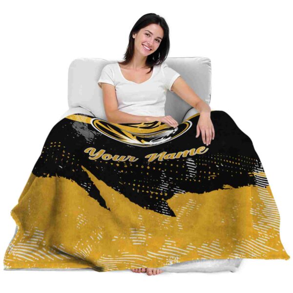 personalized missouri tigers grunge streaks black blanket latest model