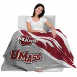 umass minutemen brushstrokes red white blanket best selling