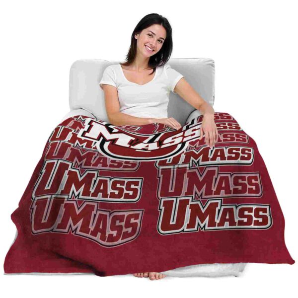 umass minutemen fan pride red blanket latest model