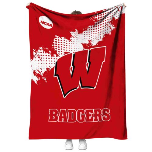 wisconsin badgers grunge texture red blanket best selling