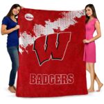 wisconsin badgers grunge texture red blanket best selling