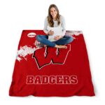 wisconsin badgers grunge texture red blanket best selling