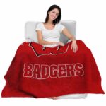wisconsin badgers grunge texture red blanket best selling