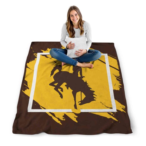 wyoming cowboys splatter effect brown blanket high quality