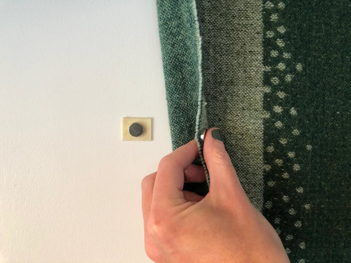 You can handle your blanket with magnets Source: Sajeti.com