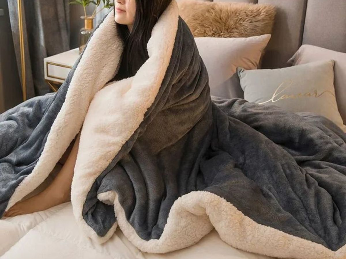 Wool blanket is relatively warm and durable