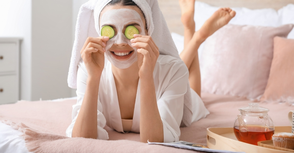 What are your bedtime habits? They might be telling you how often to wash your blankets! Things like showering, sweating, and snacking in bed all play a role.