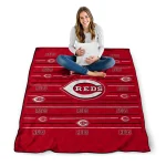 cincinnati reds handdrawn stripes red quilt blanket best selling