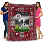 custom umass minutemen snoopy coach red quilt blanket best selling