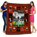 customized oregon state beavers snoopy coach orange quilt blanket best selling