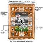 customized texas longhorns snoopy coach orange quilt blanket best selling