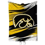 iowa hawkeyes wild lines black white quilt blanket best selling