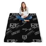 los angeles kings sketch lines black quilt blanket best selling