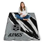 los angeles kings stroke art black white quilt blanket best selling