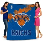 new york knicks nba grunge blue quilt blanket best selling
